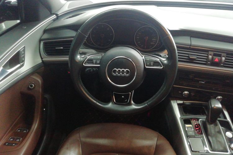 奥迪A6L 2018款 30周年年型 45 TFSI quattro 运动型中控内饰13