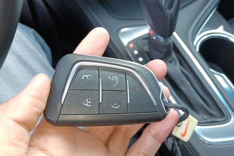 凯迪拉克CT4 2021款 28T 风尚型中控内饰11