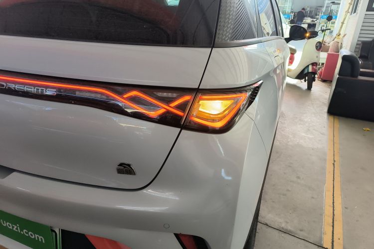 比亚迪 海豚 2021款 405km 时尚版车身外观9