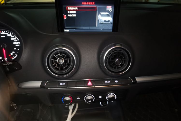 奥迪A3 2020款 改款 Sportback 35 TFSI 进取型 国VI中控内饰16