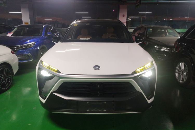 蔚来ES8 2020款 415KM 七座版车身外观2