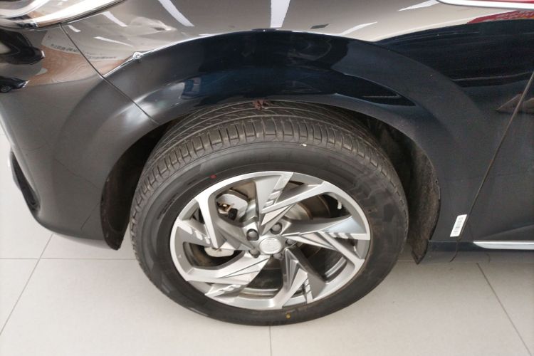 红旗HS3 PHEV 2024款 PHEV 115km 劲为版车身外观6007