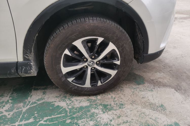 丰田 RAV4荣放 2019款 2.0L CVT两驱都市版 国VI车身外观6001