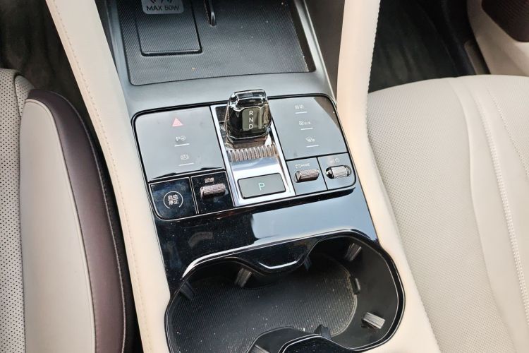 比亚迪 宋PLUS新能源 2025款 EV 智驾版 605km 旗舰型局部细节18