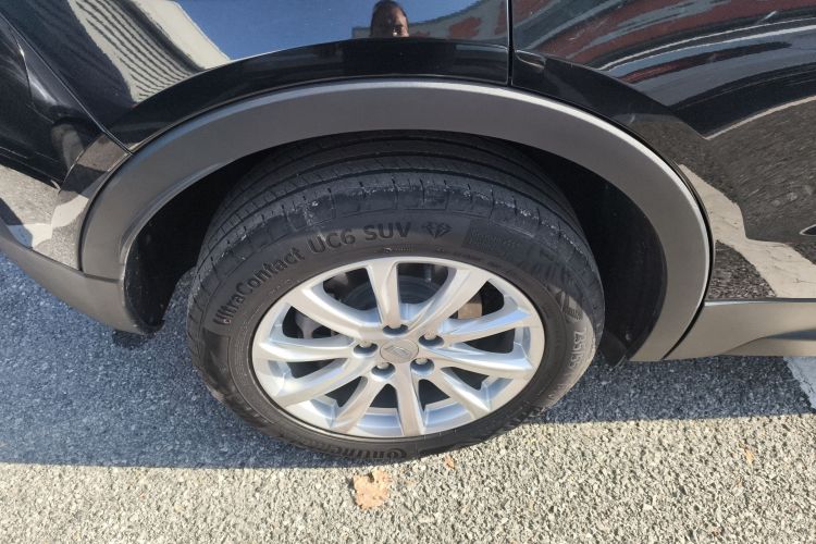 凯迪拉克XT4 2023款 28T 两驱风尚型车身外观6008