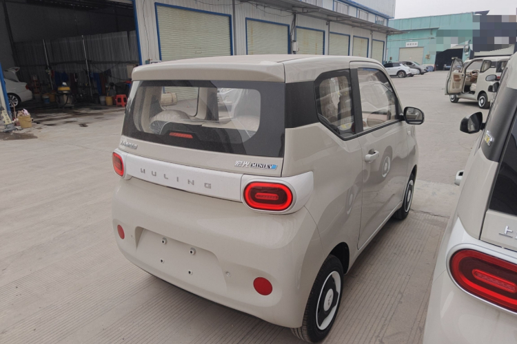 五菱汽车 宏光MINIEV 2024款 第三代 215km 青春版车身外观7