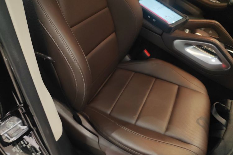 奔驰GLE 2021款 GLE 450 4MATIC 时尚型局部细节41