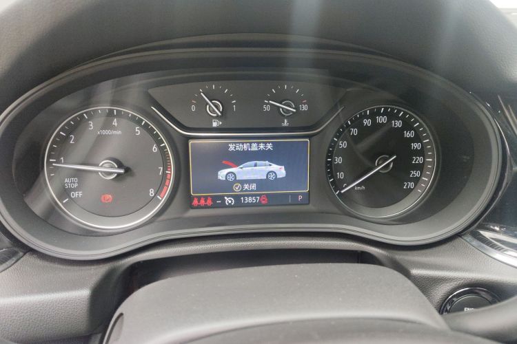 别克 君威 2024款 25T 超享版中控内饰14