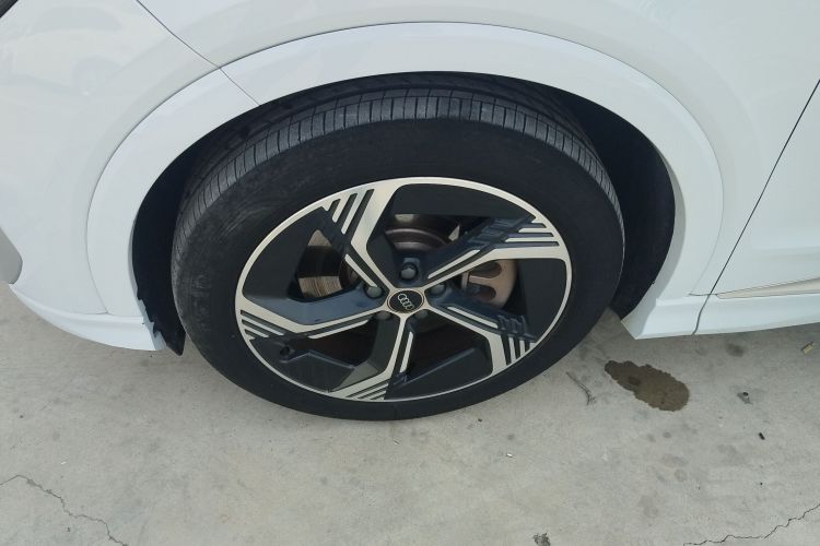 奥迪Q4 e-tron 2023款 40 e-tron 创境版车身外观6007