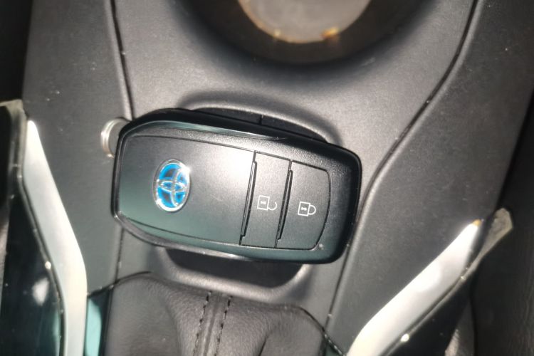 丰田 卡罗拉锐放 2023款 2.0L 精英版中控内饰7001