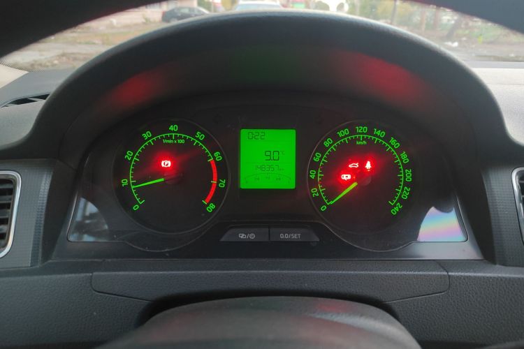 斯柯达 昕锐 2013款 1.6L 手动智选型中控内饰14