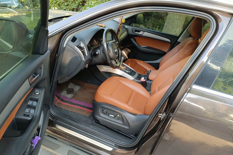 奥迪Q5 2013款 40 TFSI 进取型中控内饰7003
