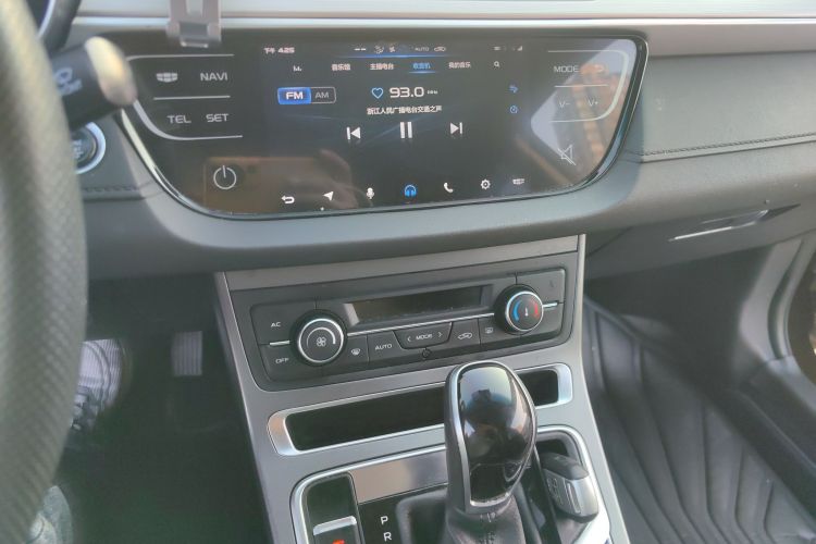 吉利汽车 帝豪 2018款 1.5L CVT向上互联版中控内饰16