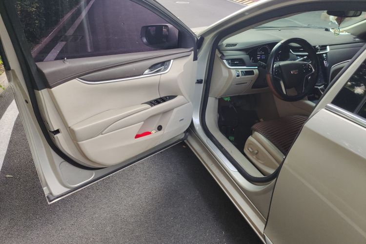 凯迪拉克XTS 2016款 28T 技术型中控内饰7003