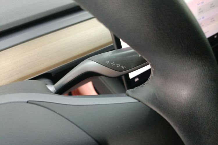 特斯拉 Model Y 2021款 标准续航后驱版中控内饰18