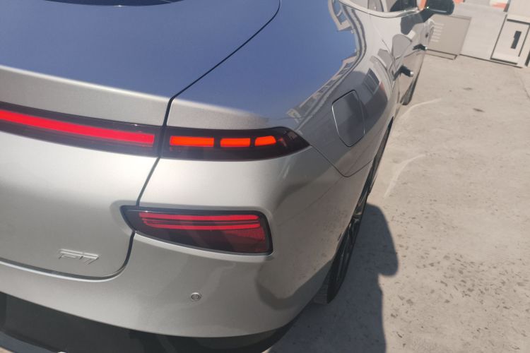 小鹏P7 2022款 480N+车身外观6006