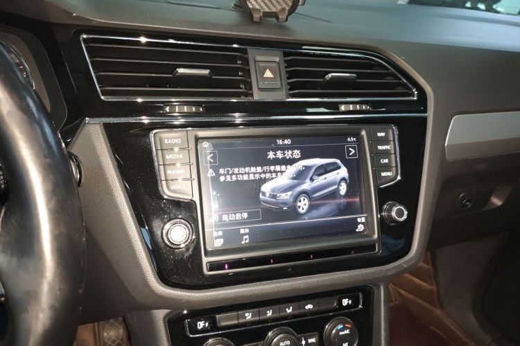 大众 途观L 2018款 330TSI 自动两驱舒适版中控内饰16