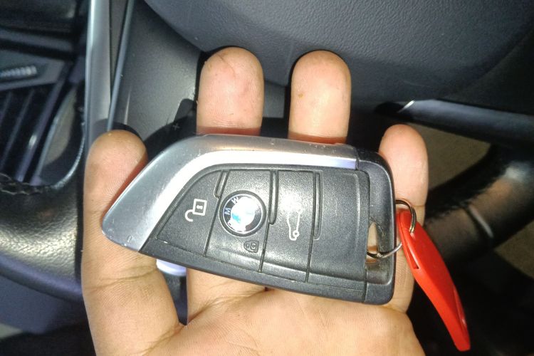 宝马2系旅行车 2016款 220i 领先型中控内饰7001