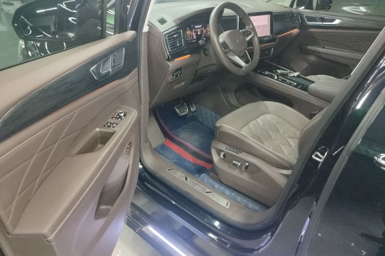 大众 威然 2022款 380TSI 尊贵版中控内饰7003