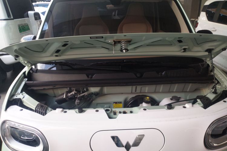 五菱汽车 宏光MINIEV 2024款 第三代 215km 青春版机舱底盘24