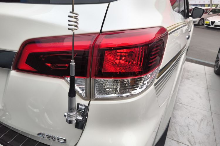 日产 途达 2020款 2.5L XV 4WD 自动四驱旗舰版车身外观6006