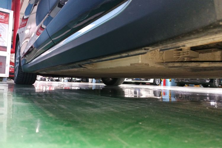 红旗E-QM5 2022款 431km 充电乐享版局部细节9002