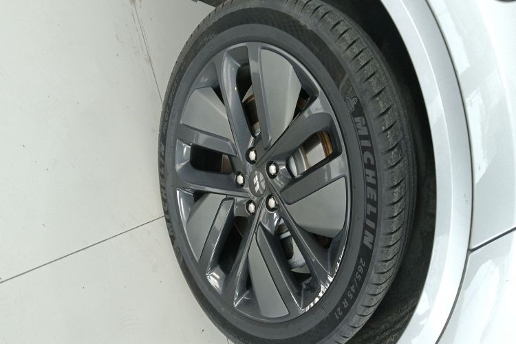 理想汽车 理想L9 2024款 Pro车身外观6008