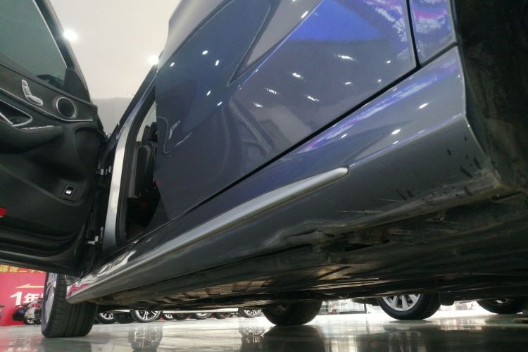 奔驰C级 2020款 改款 C 200 L 时尚型运动版局部细节9002