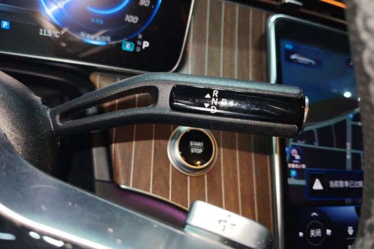 奔驰EQE 2022款 350 先锋版局部细节18