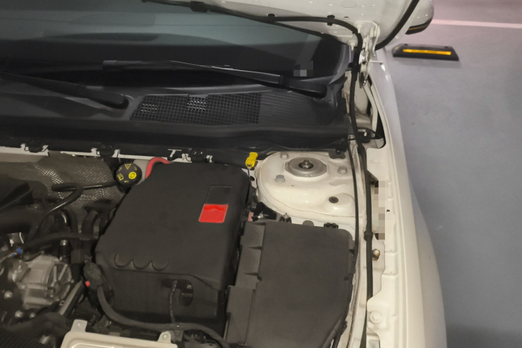 奔驰A级 2021款 A 200 L 运动轿车动感型局部细节9007