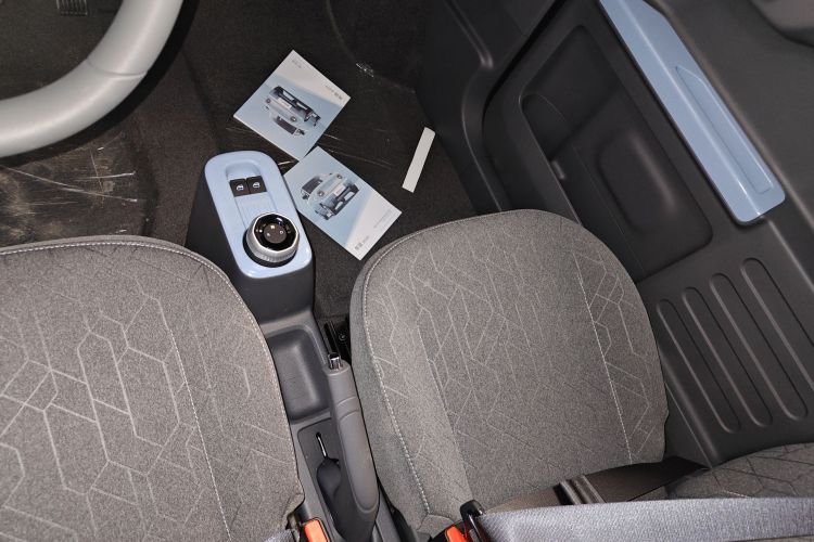 吉利银河 2024款 熊猫mini 200km 耐力熊中控内饰18