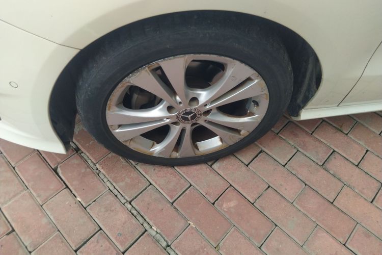 奔驰B级 2017款 B 200 动感型车身外观35