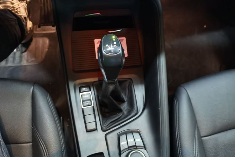 宝马X1 2019款 sDrive18Li 时尚型中控内饰18