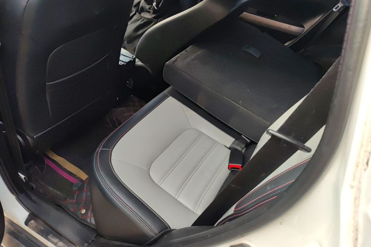 长城M4 2014款 1.5L 手动豪华型中控内饰21