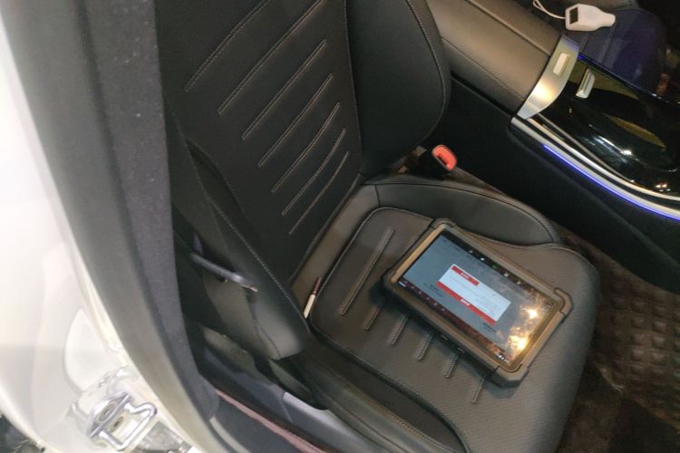 奔驰C级 2022款 C 260 L 运动版中控内饰41