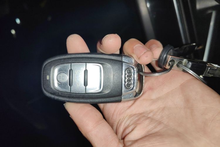 奥迪A6L 2018款 30周年年型 35 TFSI 时尚型中控内饰7001