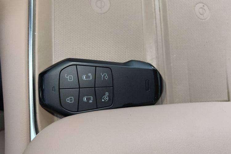 小鹏X9 2024款 610长续航Pro中控内饰7001