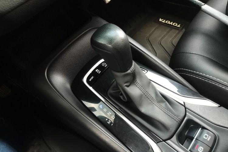 丰田 卡罗拉 2019款 1.2T S-CVT GL-i精英版中控内饰18