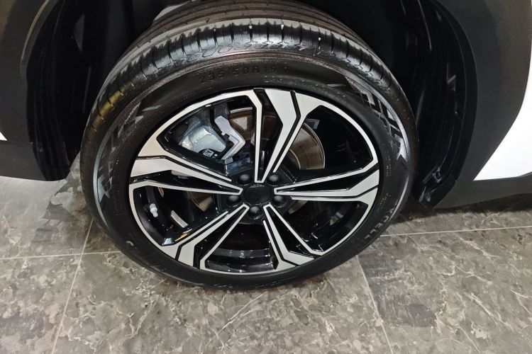 吉利银河 银河L7 2023款 1.5T 115km 星舰车身外观6008