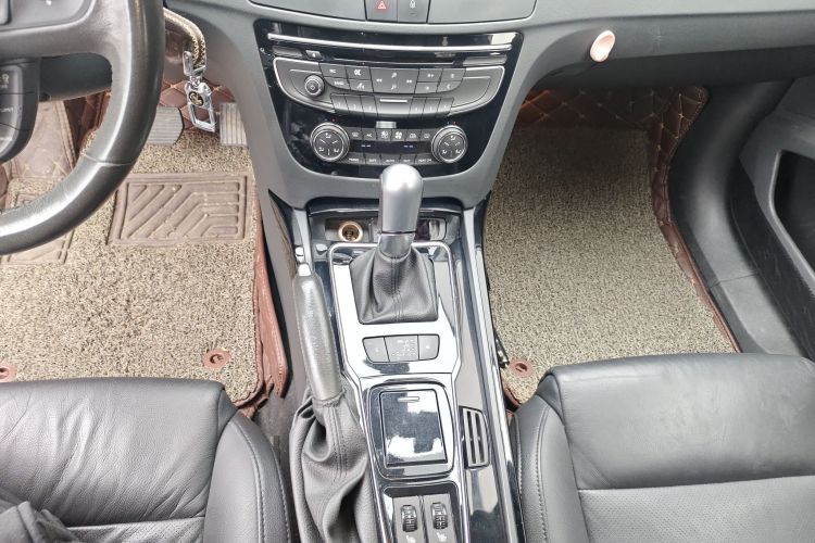 标致508 2013款 2.0L 两周年纪念 自动智享版中控内饰18