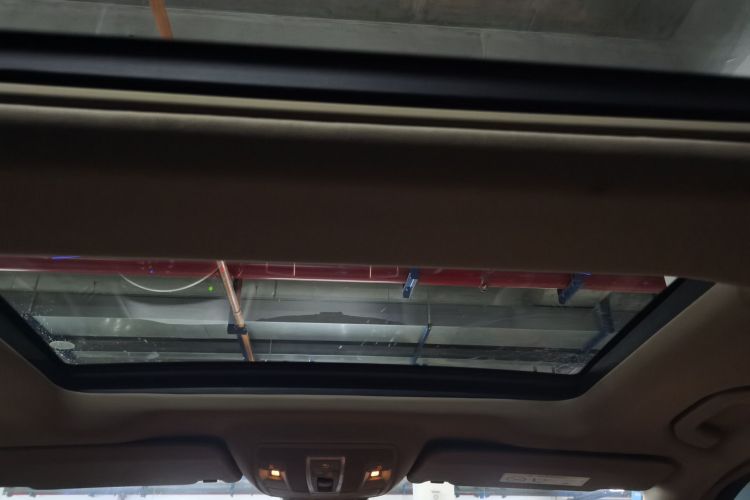 奔驰M级 2014款 ML 400 4MATIC动感型中控内饰22