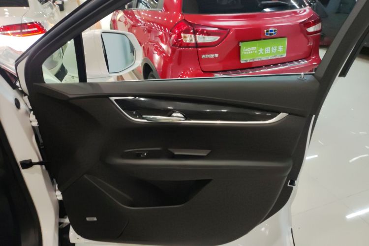 凯迪拉克XT5 2021款 2.0T 两驱豪华型中控内饰7005