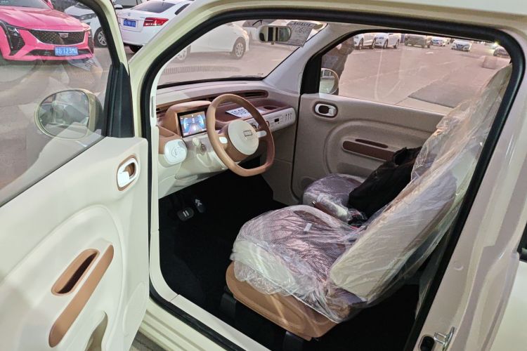 奔腾小马 2026款 222km 炫彩马中控内饰20