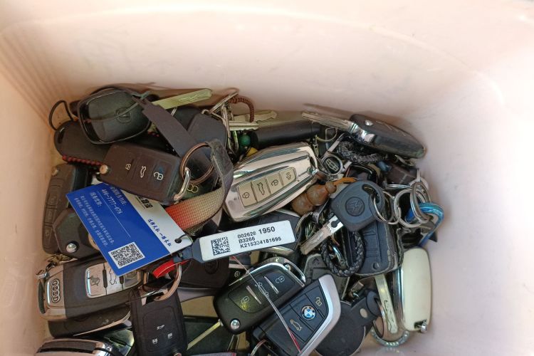 吉利汽车 缤瑞 2020款 改款 1.4T CVT亚运版中控内饰7001