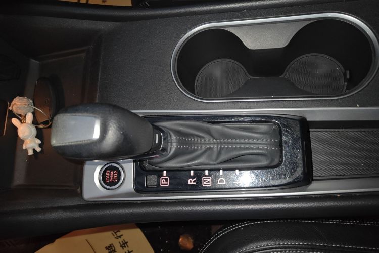 日产 天籁 2019款 2.0T XL 智领版中控内饰18