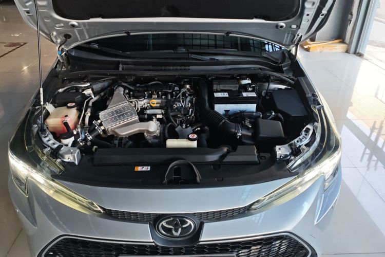 丰田 雷凌 2019款 185T CVT豪华版 国VI机舱底盘24