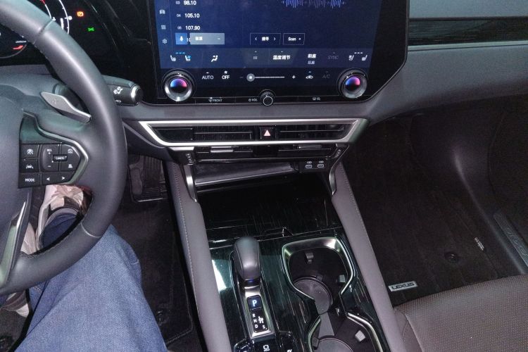 雷克萨斯RX 2023款 350h 四驱醇享版中控内饰16