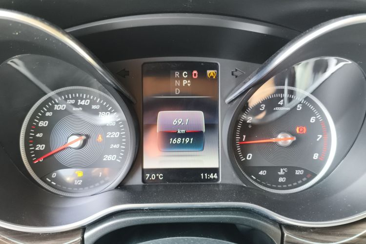 奔驰V级 2016款 V 260 领航版中控内饰14