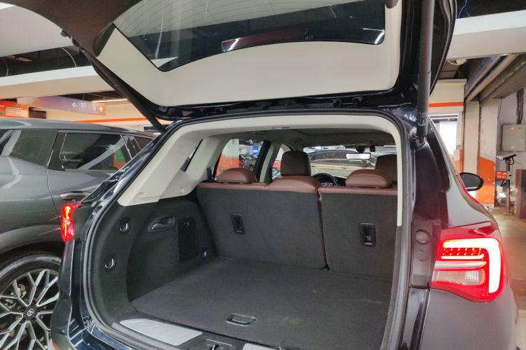 别克 昂科威 2021款 532T 两驱豪华型机舱底盘23