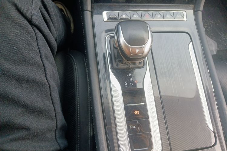 红旗H5 2023款 1.5T DCT智联旗韵版中控内饰18